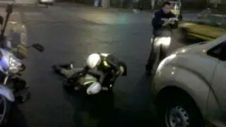 San Isidro: camioneta atropella a policía 'Fénix' que resbaló en su motocicleta