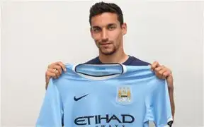 Jesús Navas fue presentado como nuevo jugador del Manchester City