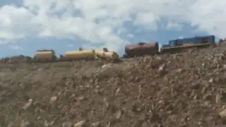 Arequipa: descarrilamiento de tren ocasionó derrame de petróleo