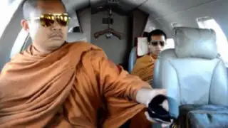 VIDEO: monjes budistas viajan en jet privado y con bolsos Vuitton