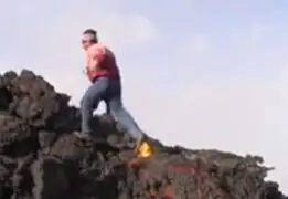 Italia: hombre asombra caminando sobre lava del volcán Etna