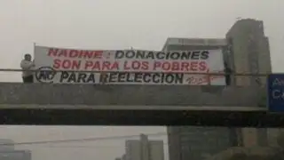 Nuevas pancartas en la Vía Expresa "Nadine, donaciones son para los pobres"