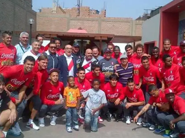 Selección peruana vivió un "Jueves de Pavita" antes del partido con Ecuador