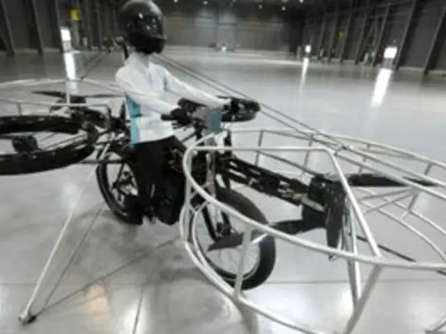 Presentan prototipo de bicicleta voladora en República Checa