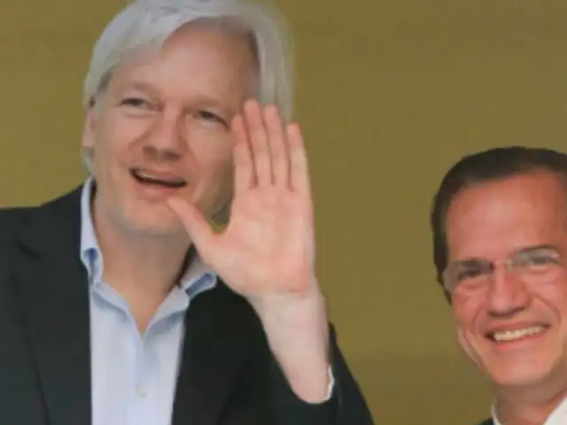 Ecuador: Canciller Patiño se compromete en dar asilo a Julian Assange