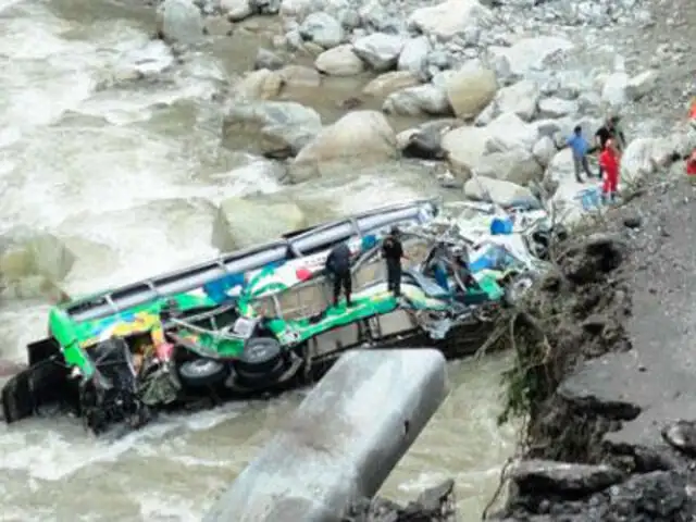 Ya son 44 los cuerpos rescatados tras accidente en Chanchamayo