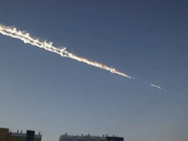Impactantes imágenes de la caída de un meteorito en Arequipa