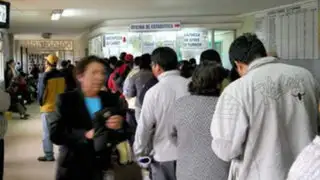 Largas colas en diferentes hospitales del país por inicio de huelga de médicos