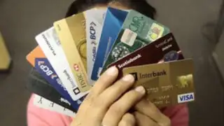 Especialista recomienda poseer dos tarjetas de crédito como máximo