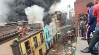 Local incendiado en el Centro de Lima no contaba con permiso de Defensa Civil