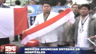 Médicos lavan banderas y amenazan con abandonar hospitales