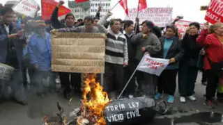 Cientos de manifestantes recorrieron las calles de Lima en marcha #27J