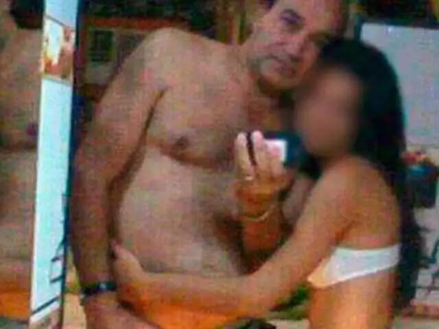 Escándalo en Paraguay por foto de profesor y...