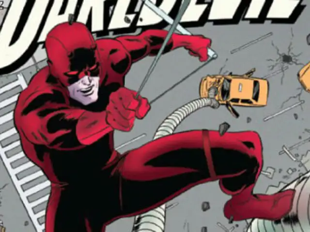 Hombre que bajó puente de Brooklyn vestido de Daredevil es buscado en EEUU