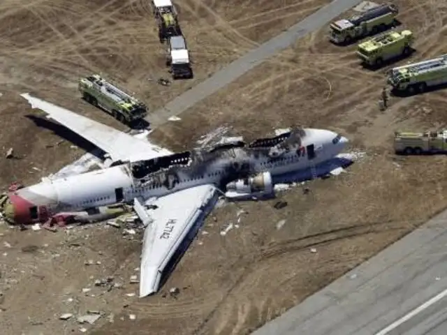 Piloto de avión estrellado en San Francisco se encontraba "en formación"