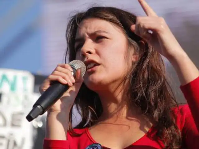 Camila Vallejo “Chile necesita una constitución redactada por el pueblo”