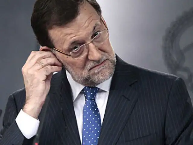 España: Gobierno pacta con cadena 'Abc' para manipular preguntas de Rajoy