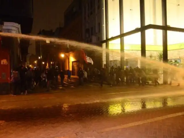 Elección de miembros del TC y Defensoría generó disturbios en Plaza de Armas