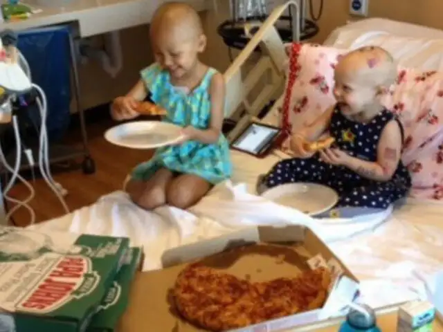 Niña con cáncer recibe decenas de pizzas tras pedirlo desde ventana del hospital