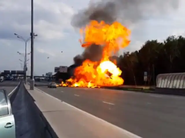 VIDEO: Camión cargado con 191 cilindros de gas explosionó en Rusia