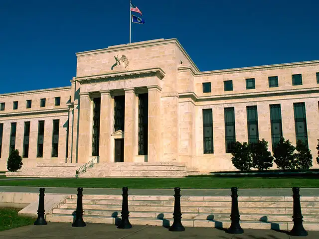 EEUU: Reserva Federal define fecha para suspender compra de deuda pública