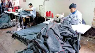 Reos del penal de Huacho fabrican 6,000 frazadas para donarlas a víctimas del frío