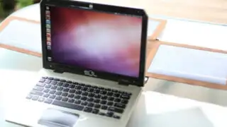 Presentan primera computadora portátil que se recarga con energía solar