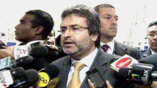 Premier Jiménez pide aprobar "muerte civil" para condenados por corrupción