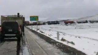Intensa nevada bloquea varios puntos de Carretera Central