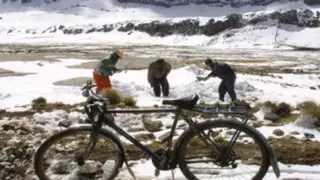 Intensas nevadas también afectan a pobladores y viviendas de Ayacucho