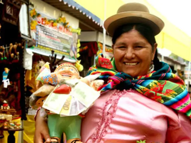 Feria de la Peruanidad celebra a lo grande el "Día del Folclore"