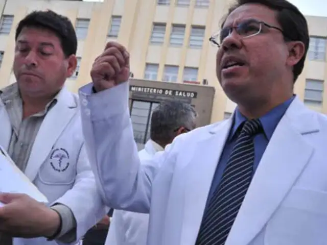 Dirigente César Palomino anuncia que la huelga médica no se levantará hoy