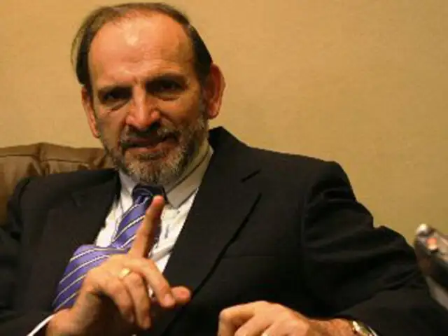 Congresista Yehude Simon se integraría a la bancada de Gana Perú