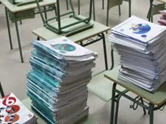 Argentina: Estado reparte libros con contenidos eróticos en colegios