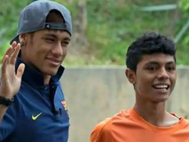 Neymar cumple el sueño a un adolescente en Malasia