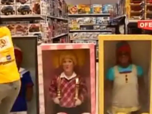 "Muñecos vivientes" causan pánico en clientes de juguetería en Brasil