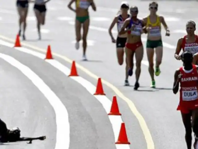 Mundial de Atletismo: corredora se desmaya en plena prueba de maratón