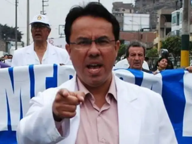 Huelga médicos: Palomino denunció pintas en su casa que lo amenazan de muerte