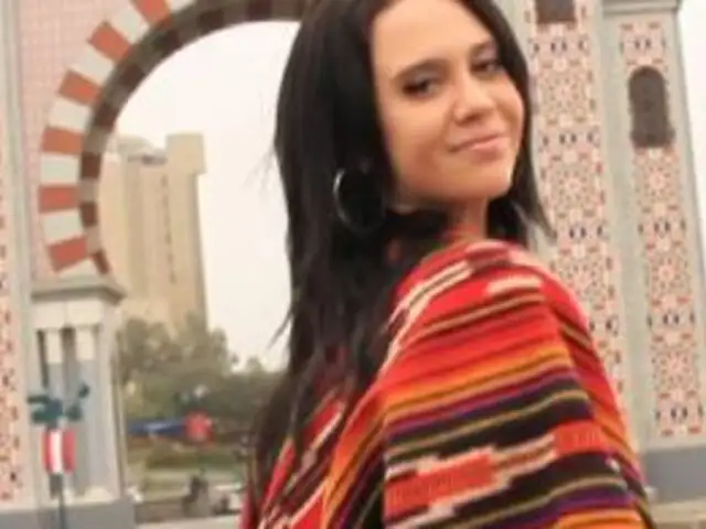 Jheyson Meza arrasa en con videoclip de huayno junto a Lucía Oxenford