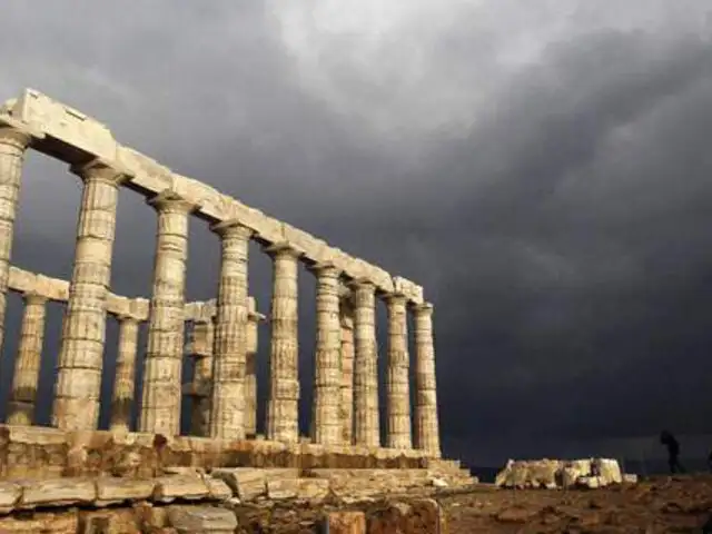 PBI griego cae 4,6% en el segundo trimestre y cumple cinco años en recesión
