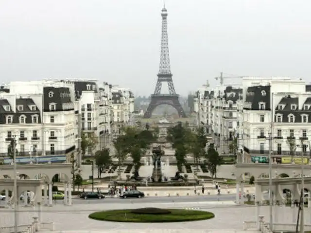 Un pueblo chino busca atraer visitantes con una réplica de París