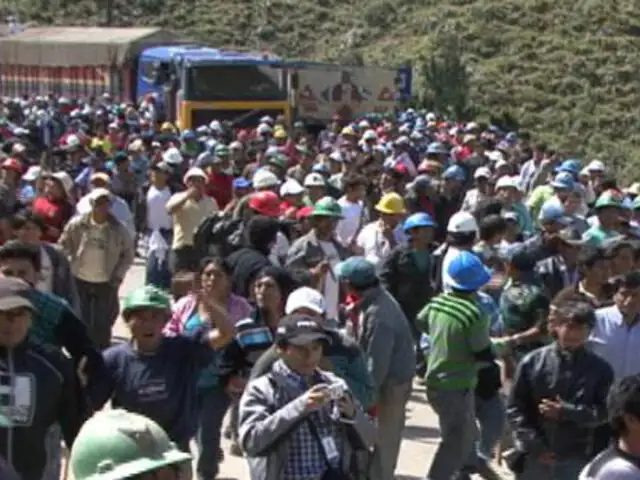 Mineros artesanales de la zona sur bloquean la carretera Panamericana