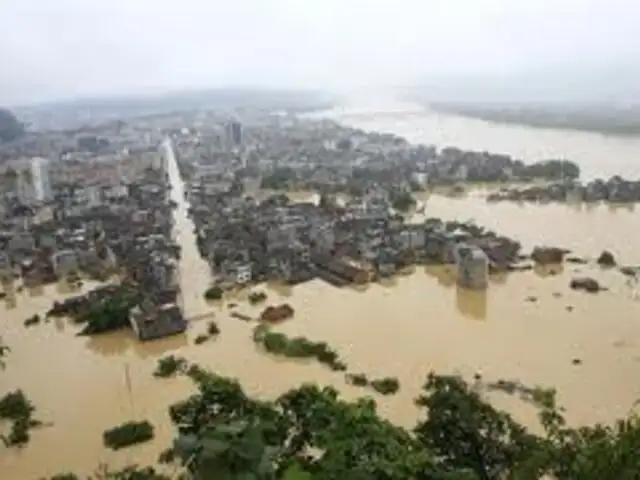 China: más de 130 muertos en las peores inundaciones en décadas