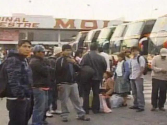 Pasajeros varados en terminal de Yerbateros por protesta de cafetaleros