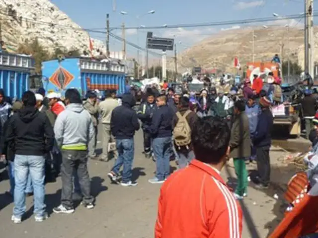 Cientos de cafetaleros volvieron a bloquear la Carretera Central
