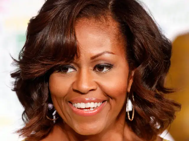 Michelle Obama envía saludo en español y da mensaje contra la obesidad