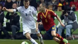 España venció 2-0 a Finlandia y quedó a un paso del Mundial Brasil 2014
