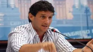 Congresista Regiardo pedirá al Estado se reúna con Burga por crisis en el fútbol
