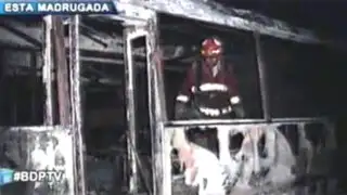 Incendio en cochera de Carabayllo dejó siete buses convertidos en chatarra