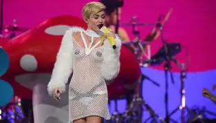 EEUU: Miley Cyrus genera polémica con revelador vestido transparente